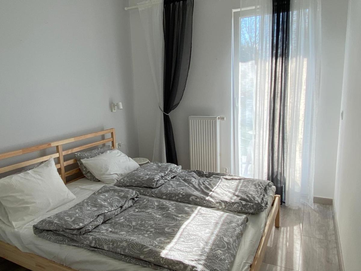 Ekologiczny Z Ogrodkiem Apartment ยาสต์เชอเบีย กูรา ภายนอก รูปภาพ